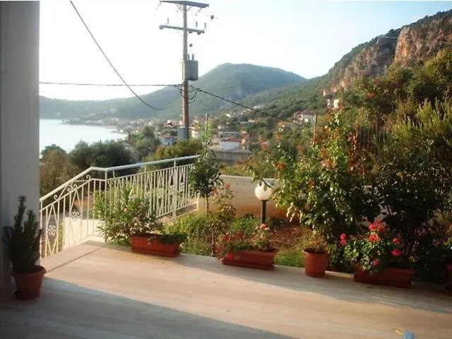 Filoxenia Hotel & Apartments Poros  2*, Poros (Kefalonia)