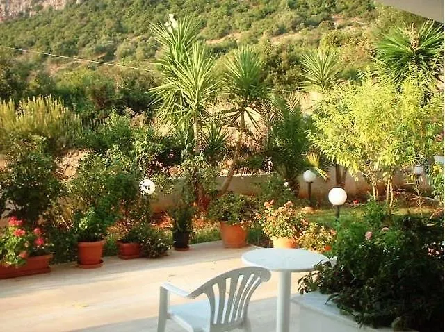 Filoxenia Hotel & Apartments Poros  Apartahotel Poros (Kefalonia)